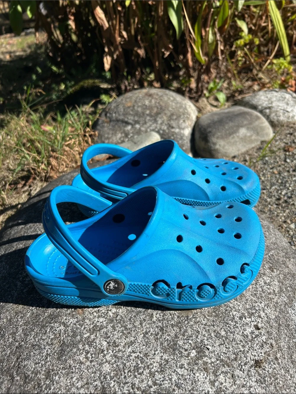 CROCS Kids Classic Clog in Bright Blue J2